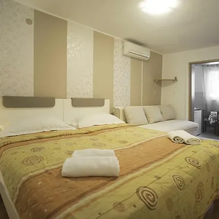 Guest Accomodation Zura Skradin Exterior photo