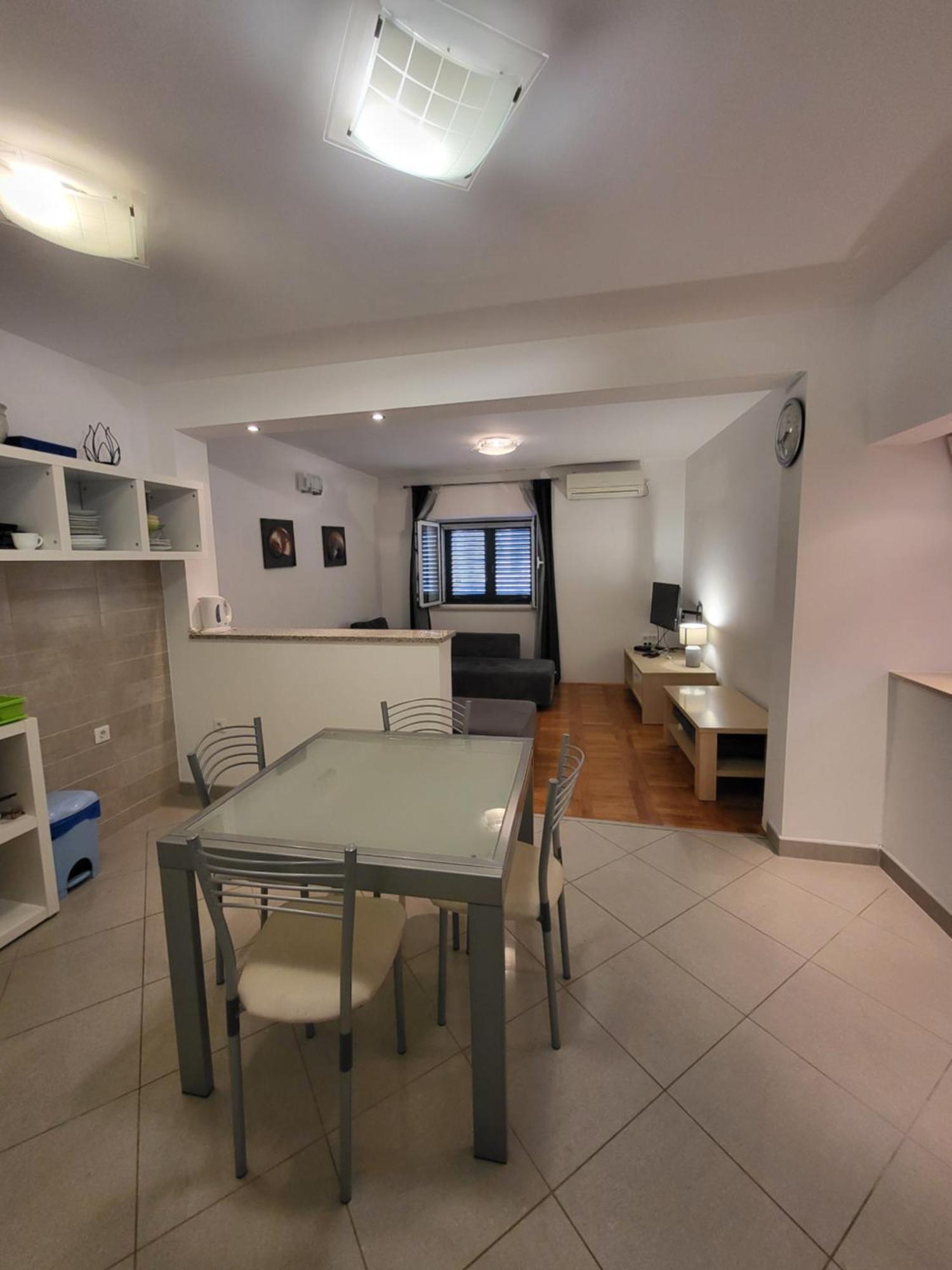 Guest Accomodation Zura Apartment *