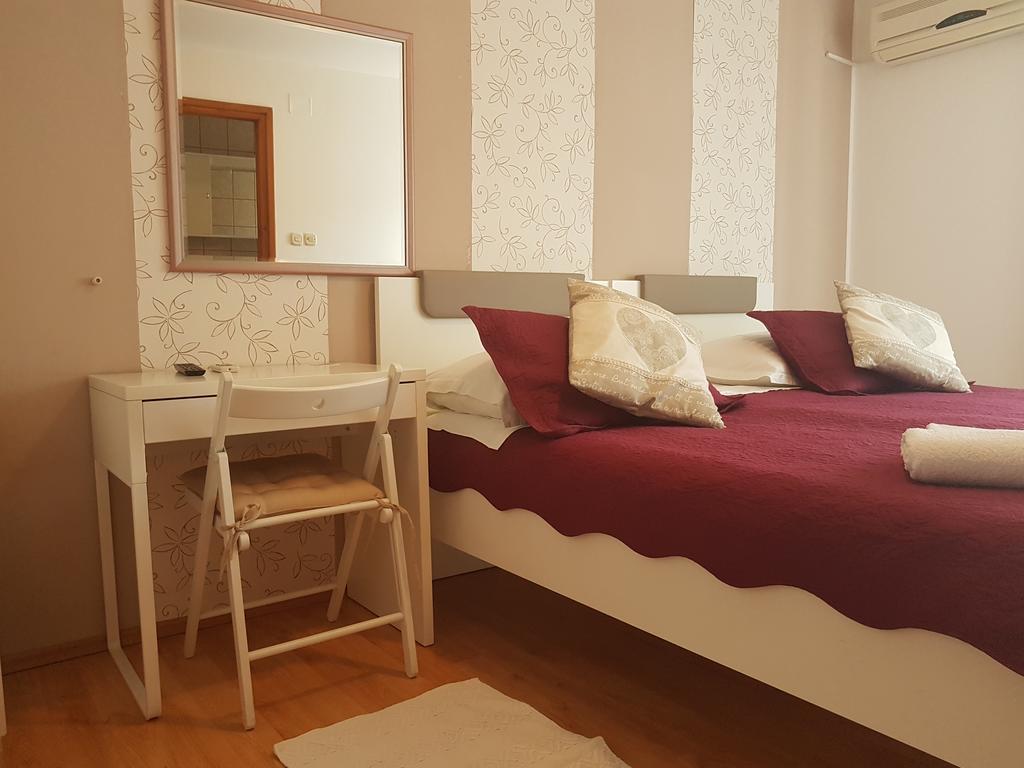 Guest Accomodation Zura Apartment