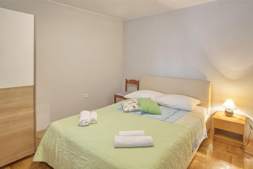 Apartment Guest Accomodation Zura